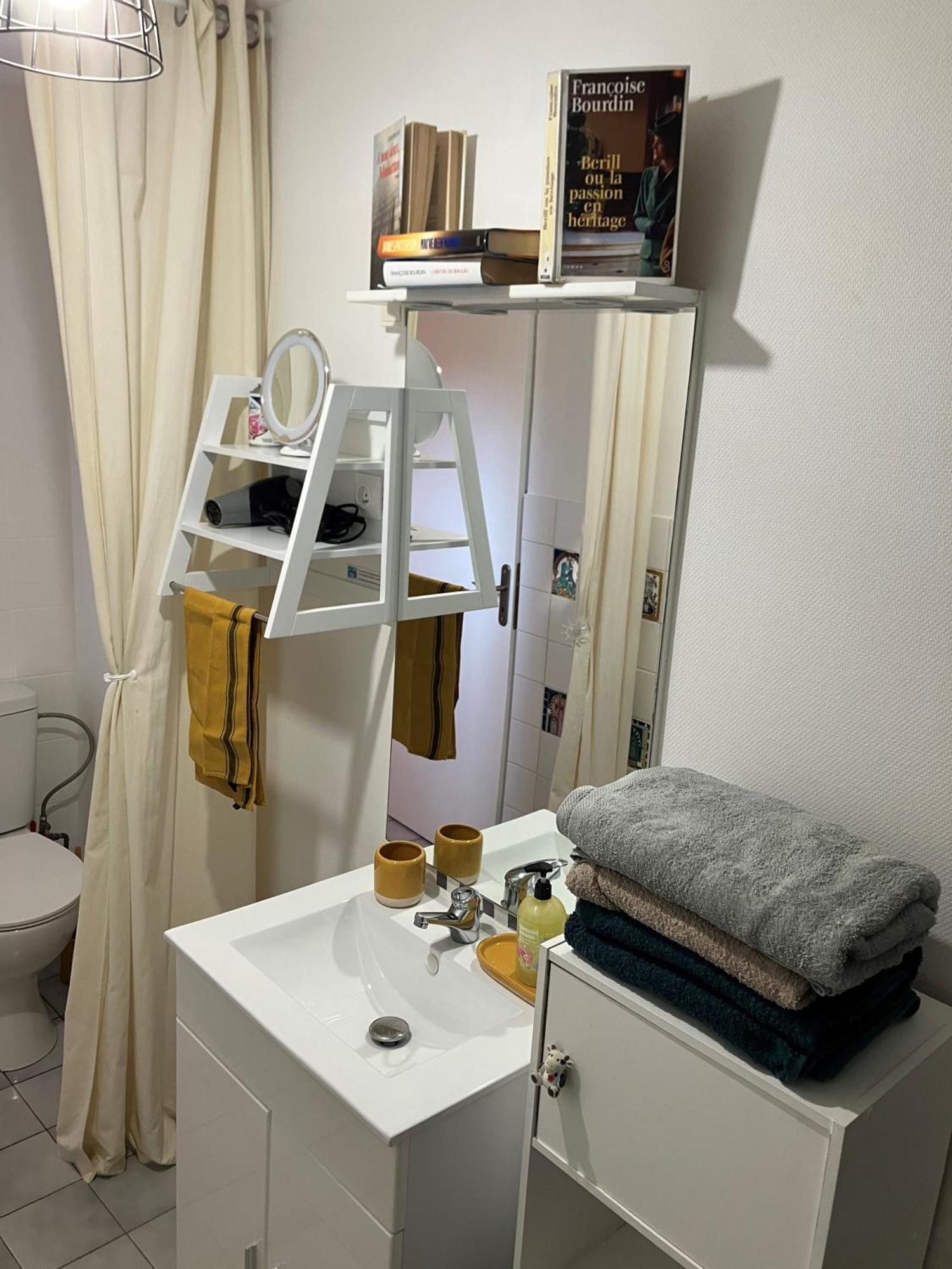 Jolie, Cozy, Confortable Maison De Ville Au Calme A 5Min Du Centre De Verdun, Parking Devant La Maison Belleville-Sur-Meuse Luaran gambar